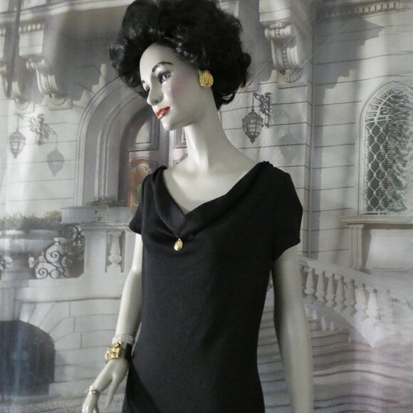 St. John Caviar Black Cocktail Dress Size 8 Elegant Vertical Santana Knit - Picture 1 of 9